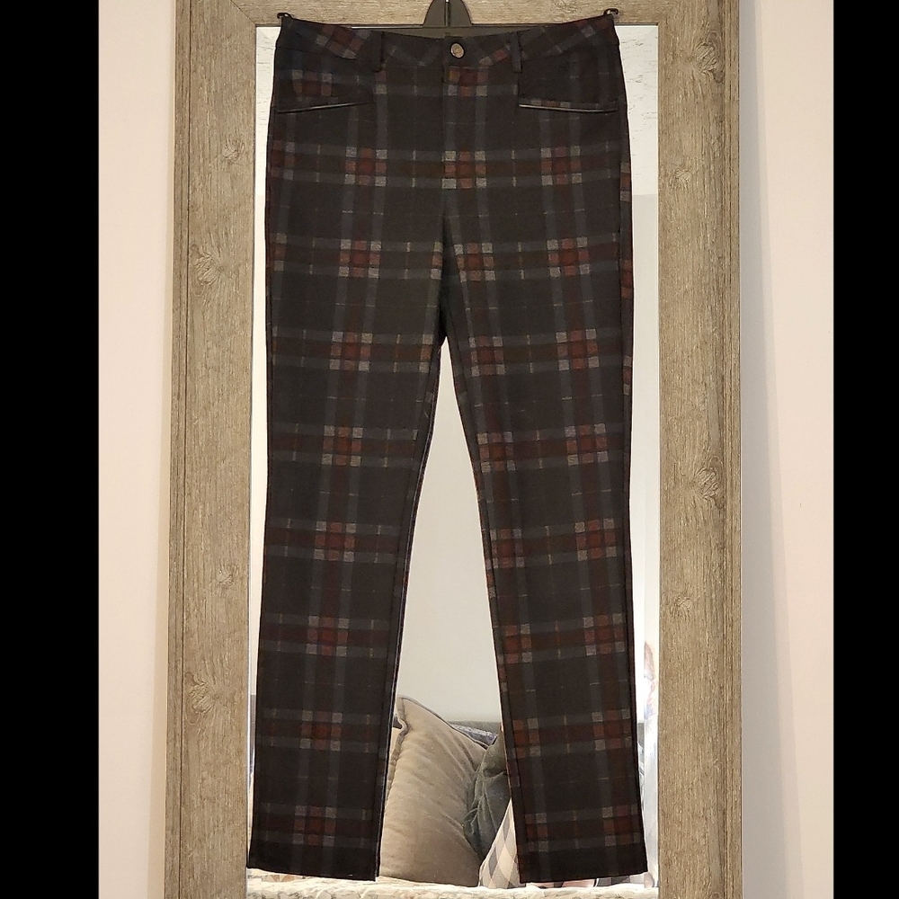 Size 7 Chic Women's Plaid Trousers - Black, Burgundy, and Navy